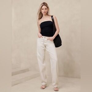 NWOT BANANA REPUBLIC Low-Rise Straight Summerweight Jean in Ecru